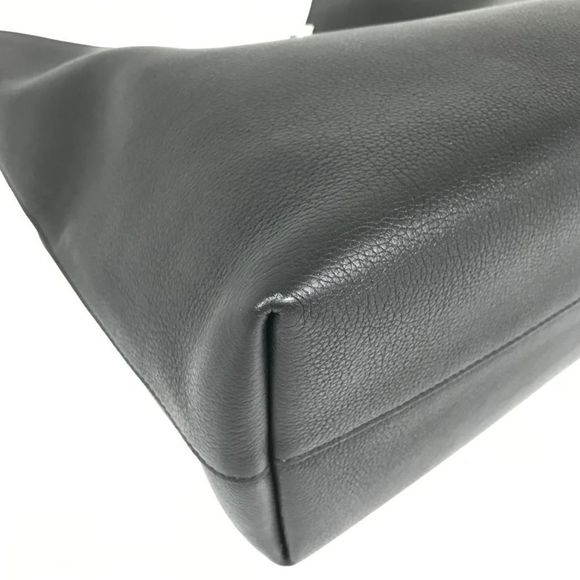 Louis Vuitton Lock Me Hobo Shoulder Bag Black - Picture 4 of 10